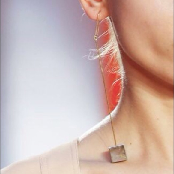 New Mob Legend single long earring - Picture 1 of 7